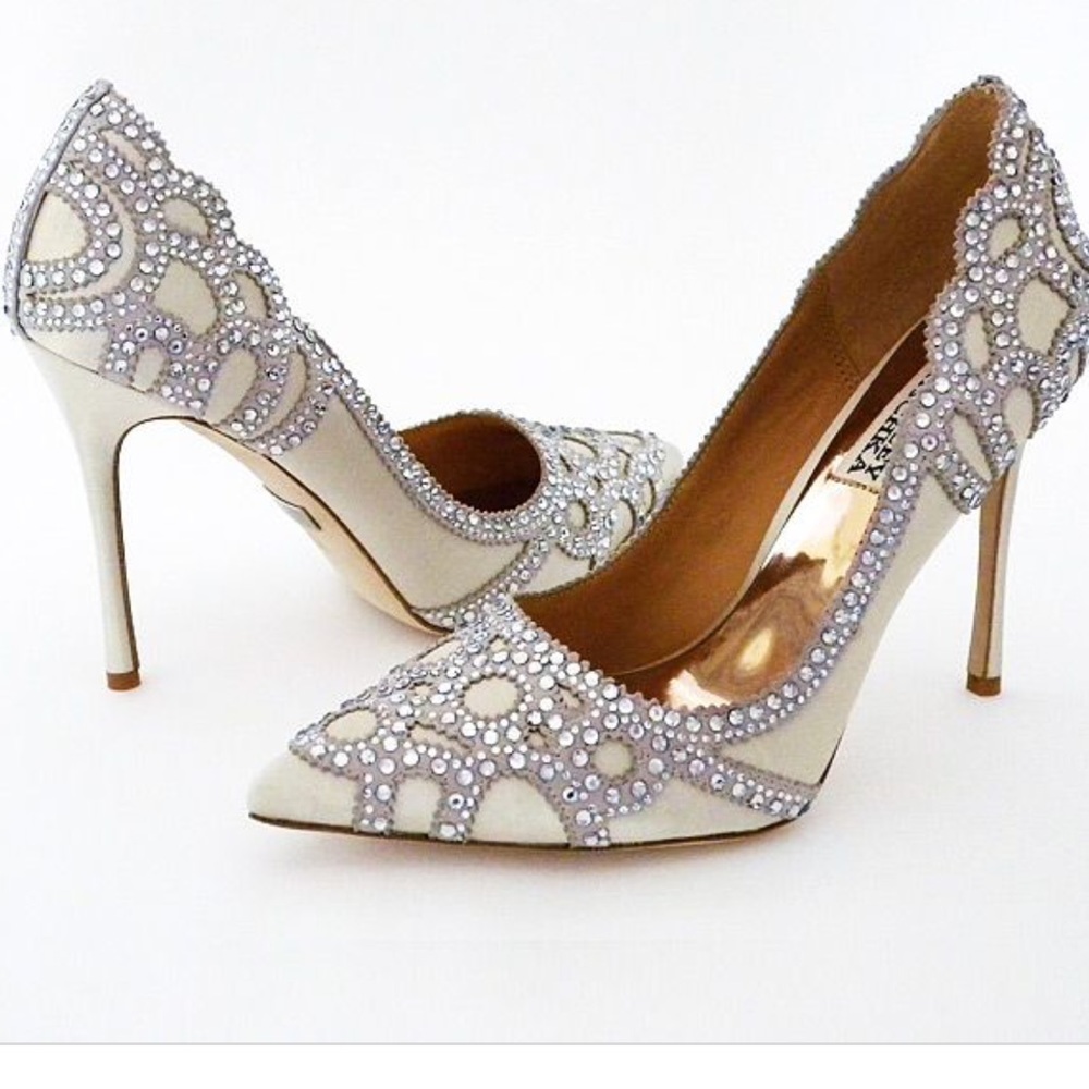 Badgley Mischka Rouge Ivory Pumps